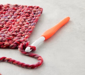 Tricot et crochet : Laine, aiguilles et crochets